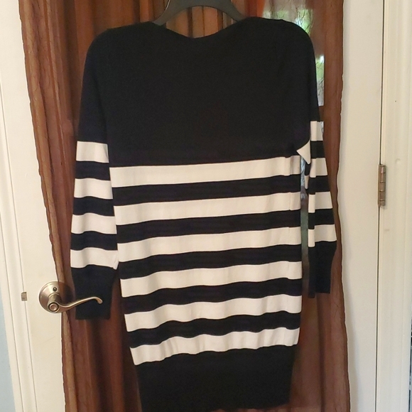 Venus Sweater Dress π€π€π€ B/W stripes with gold tone faux zipper, Womens sz Lg - Picture 7 of 8